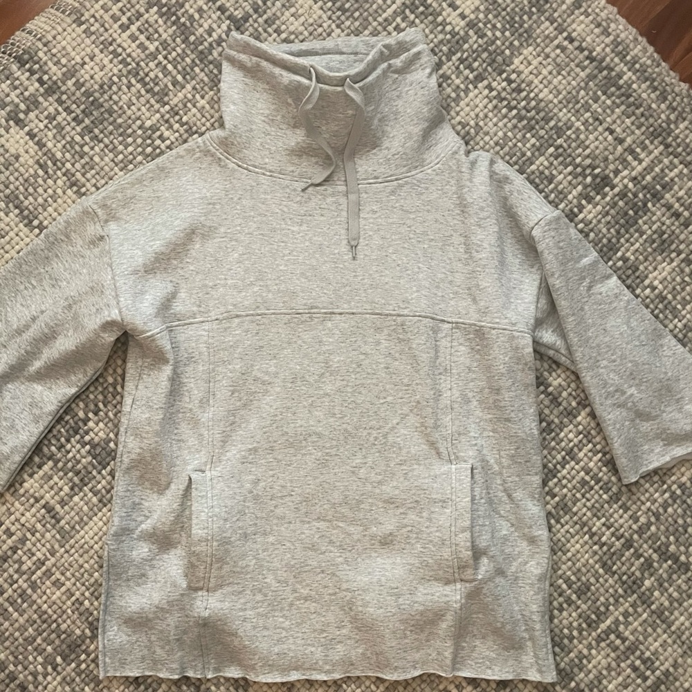 Ugg pullover - Size M/L